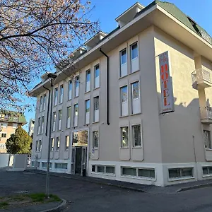 Kristall Hotel